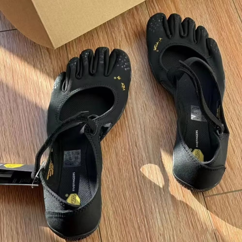 軽量で通気性があり、速乾性のある 5 本指 V-Soul ス - Women'S Shoes Louis Vuitton のレビューと価格