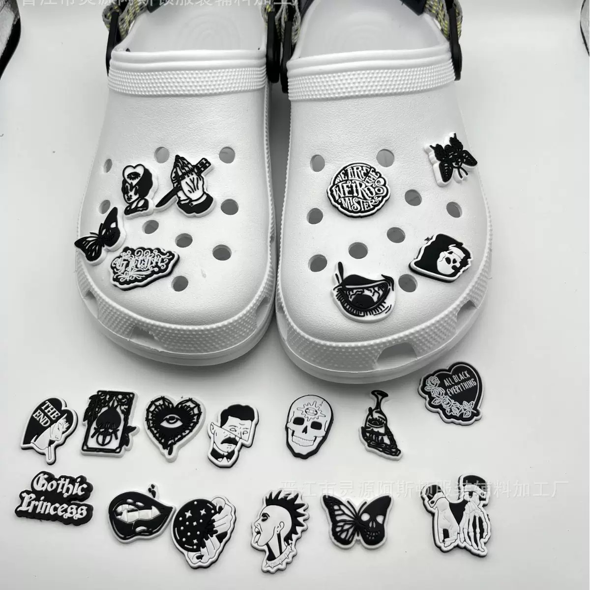23個のホラーハロウィンシューチャーム、クロックス用、靴アク - Croc Style Clog のレビューと価格
