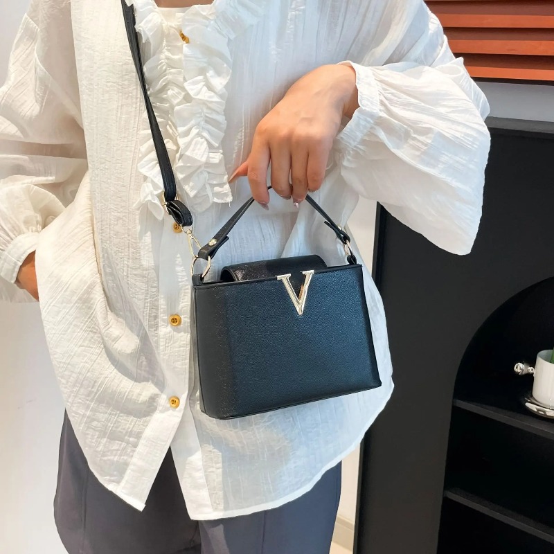 高級レディーストートバッグ、シックなV字型スタイリッシュPU - Women'S Shoes Louis Vuitton のレビューと価格